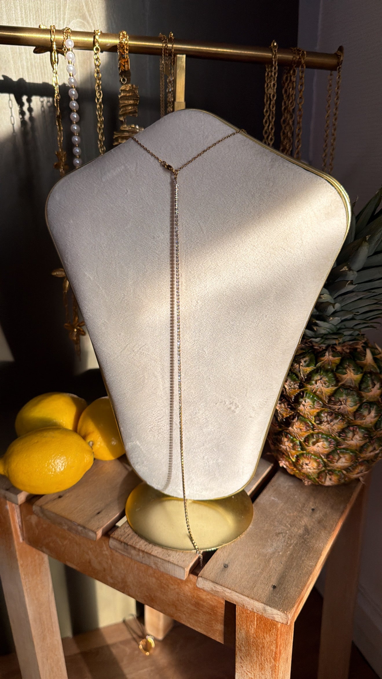 Collier de dos Dolly