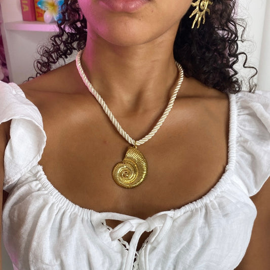Collier Nassau