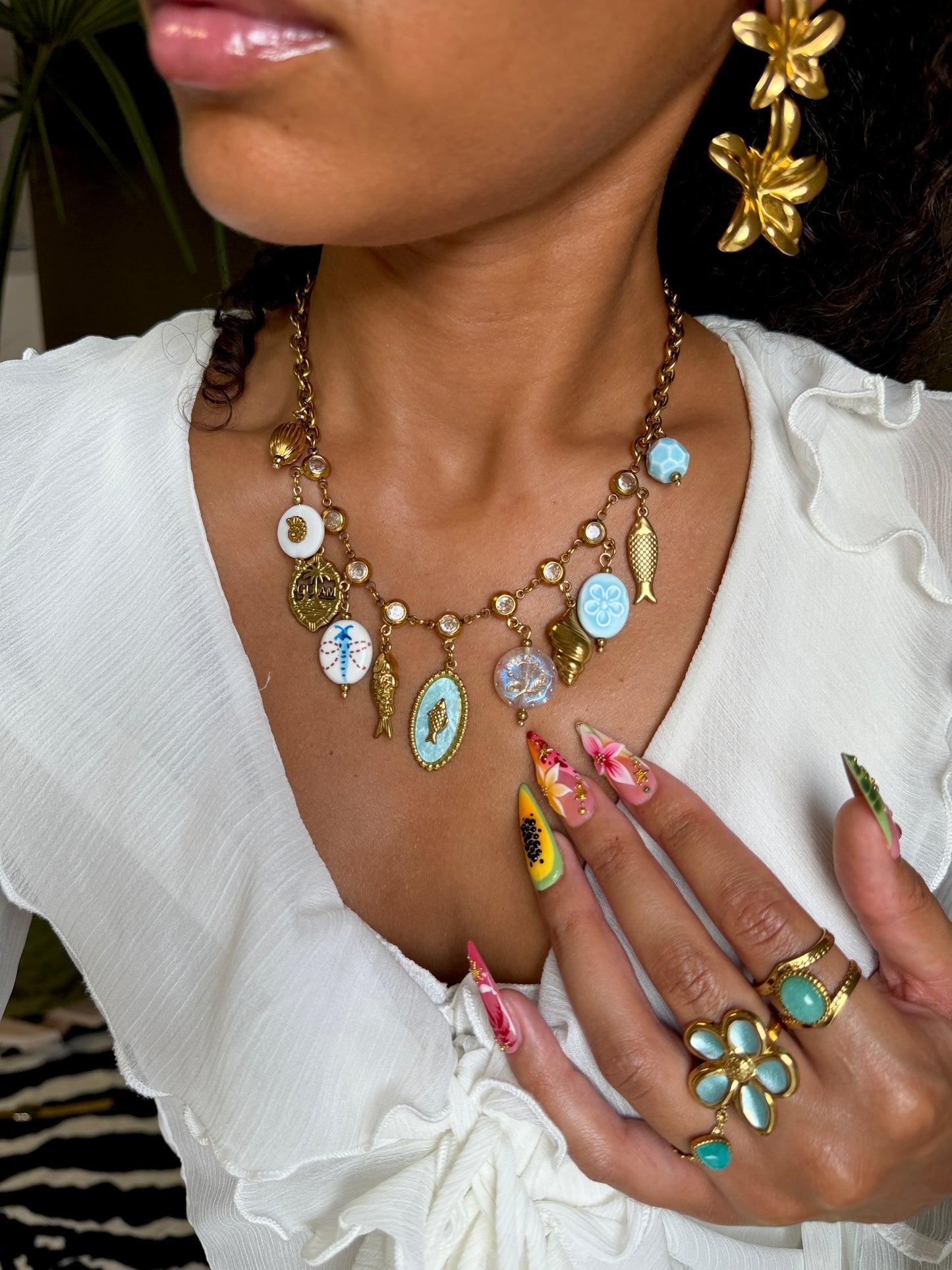 Collier Blue